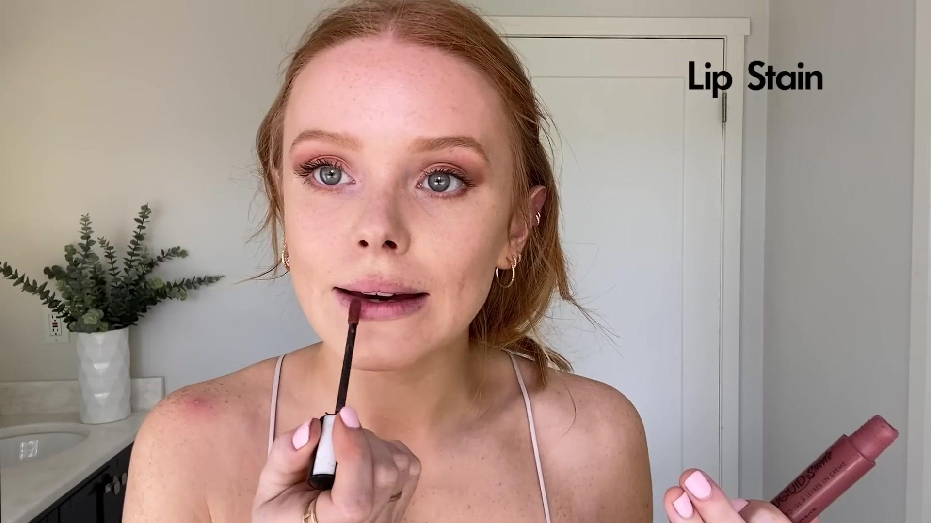 Abigail_EffortlessRedLipGuideRedHairedBeauty_Vogue21_1774.jpg