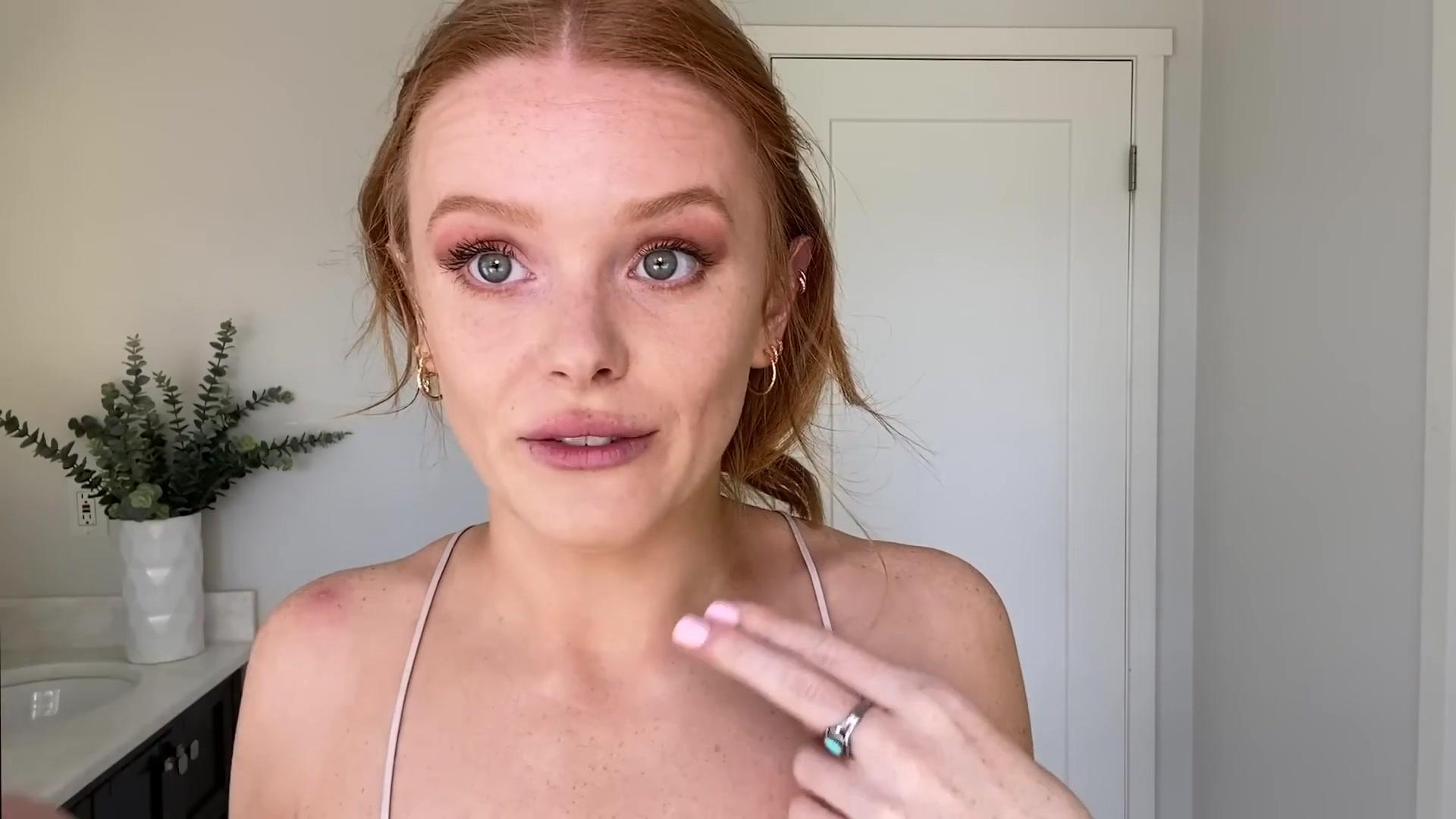 Abigail_EffortlessRedLipGuideRedHairedBeauty_Vogue21_1816.jpg