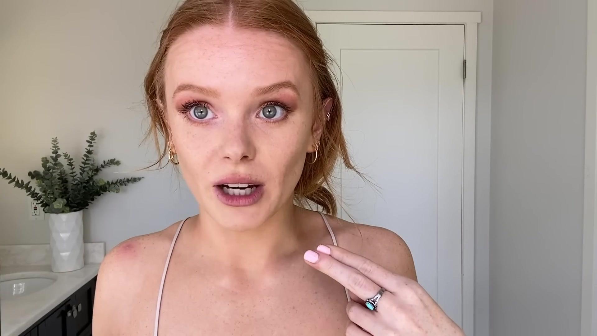 Abigail_EffortlessRedLipGuideRedHairedBeauty_Vogue21_1817.jpg