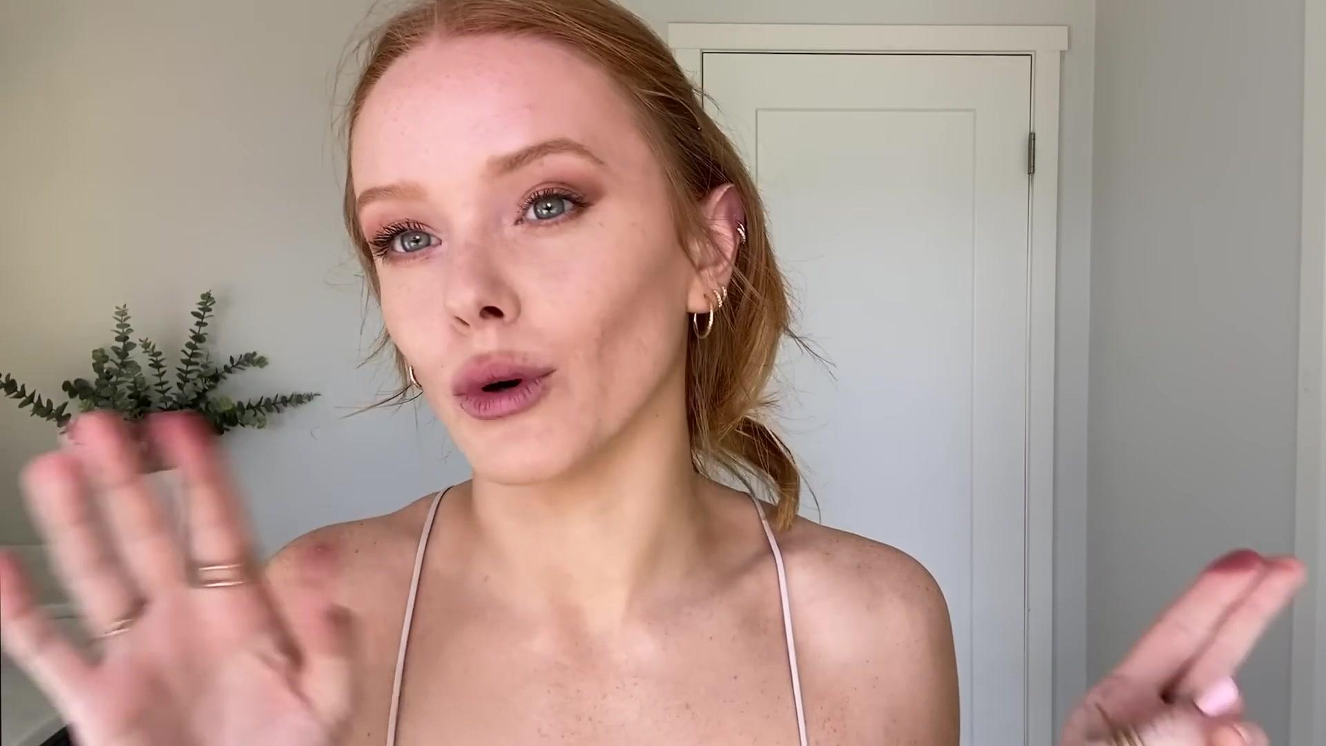 Abigail_EffortlessRedLipGuideRedHairedBeauty_Vogue21_1837.jpg