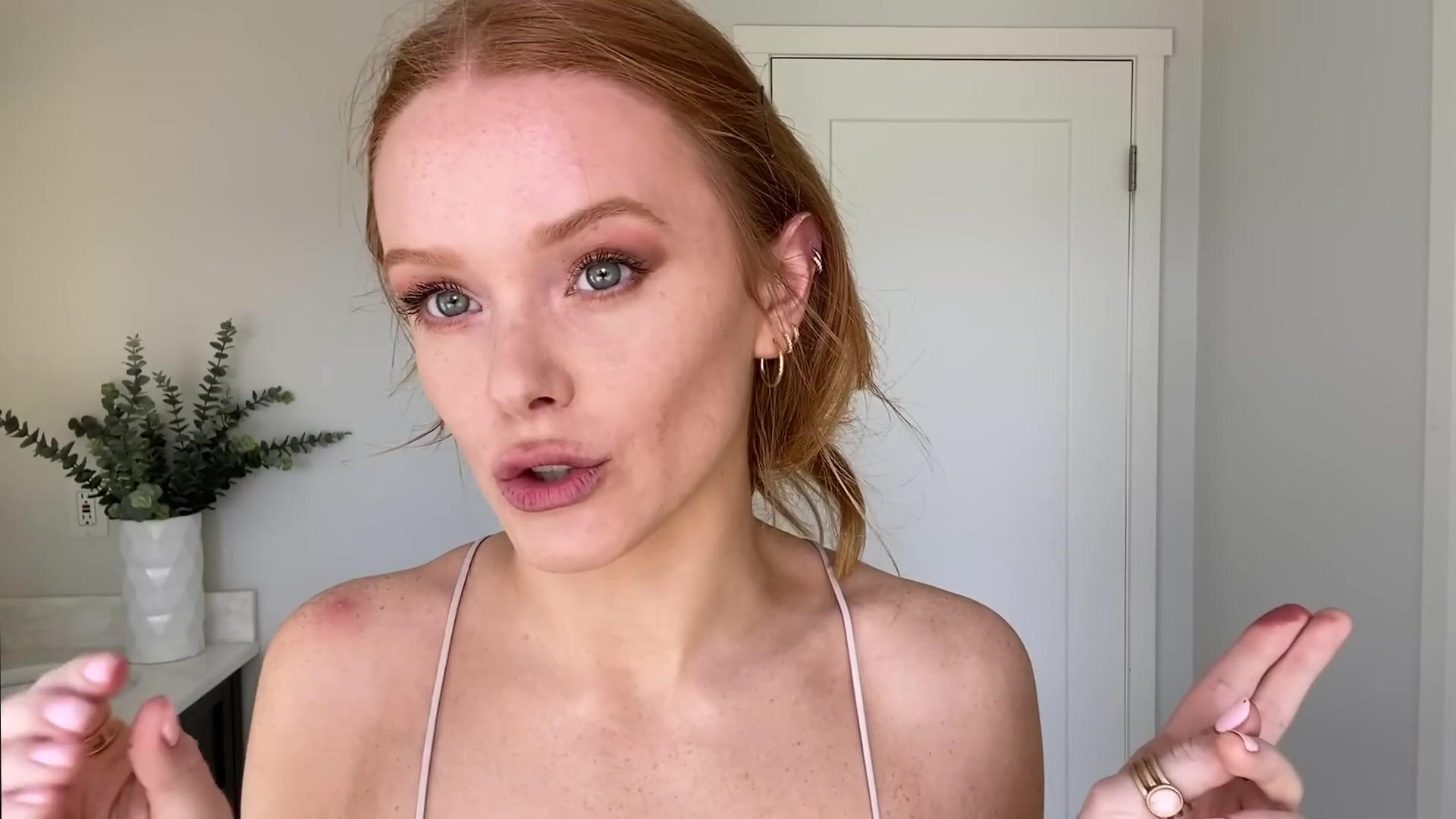 Abigail_EffortlessRedLipGuideRedHairedBeauty_Vogue21_1838.jpg