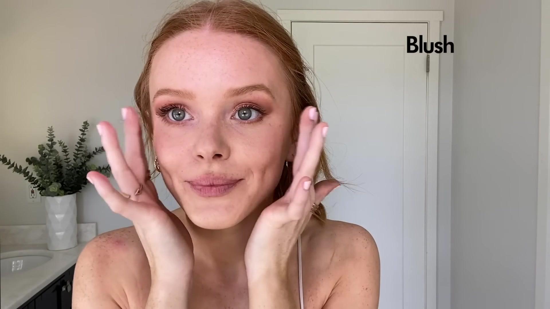 Abigail_EffortlessRedLipGuideRedHairedBeauty_Vogue21_1860.jpg