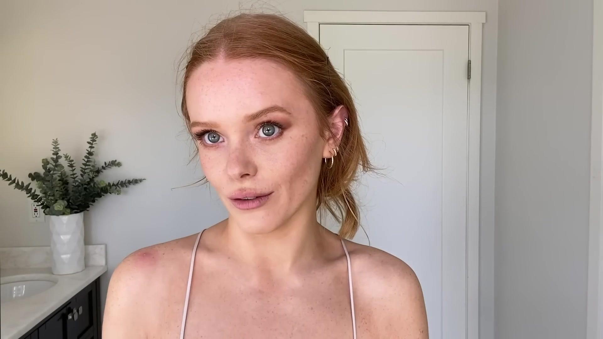 Abigail_EffortlessRedLipGuideRedHairedBeauty_Vogue21_1869.jpg