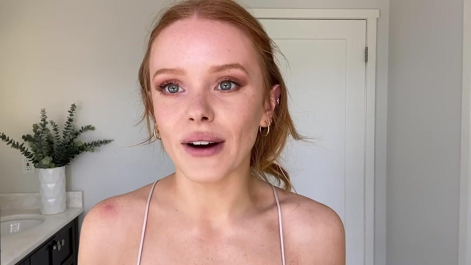 Abigail_EffortlessRedLipGuideRedHairedBeauty_Vogue21_1887.jpg