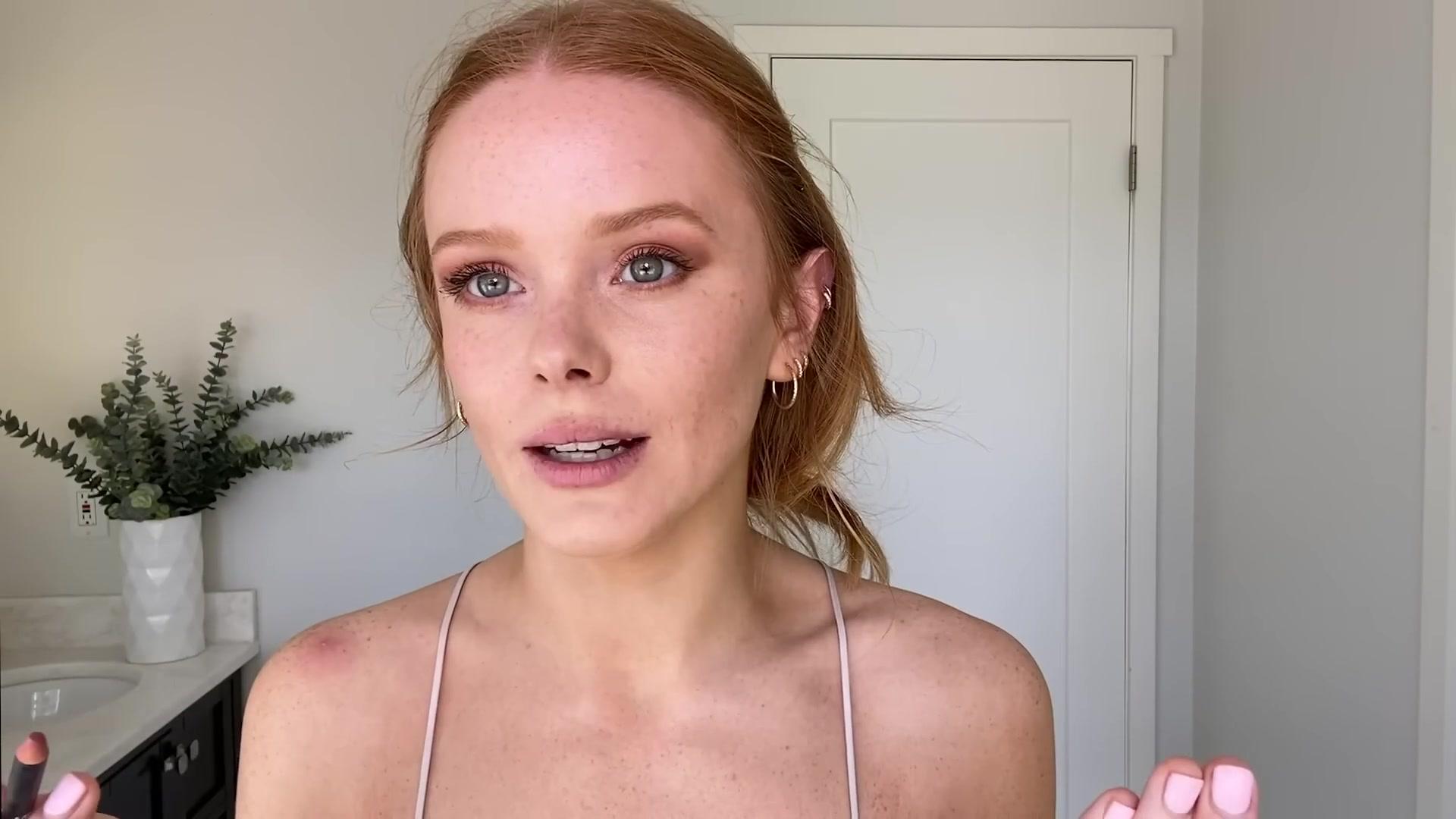 Abigail_EffortlessRedLipGuideRedHairedBeauty_Vogue21_1899.jpg Abigail_EffortlessRedLipGuideRedHairedBeauty_Vogue21_1899.jpg