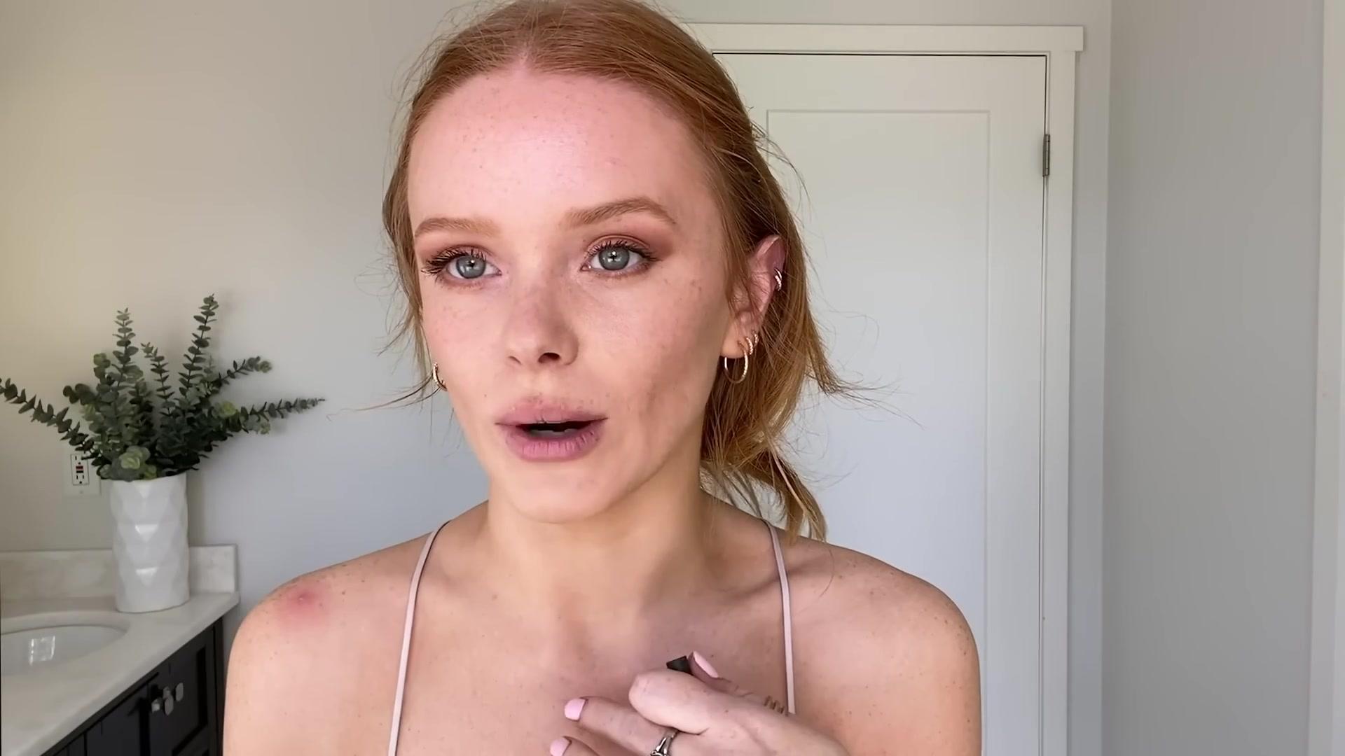Abigail_EffortlessRedLipGuideRedHairedBeauty_Vogue21_1902.jpg