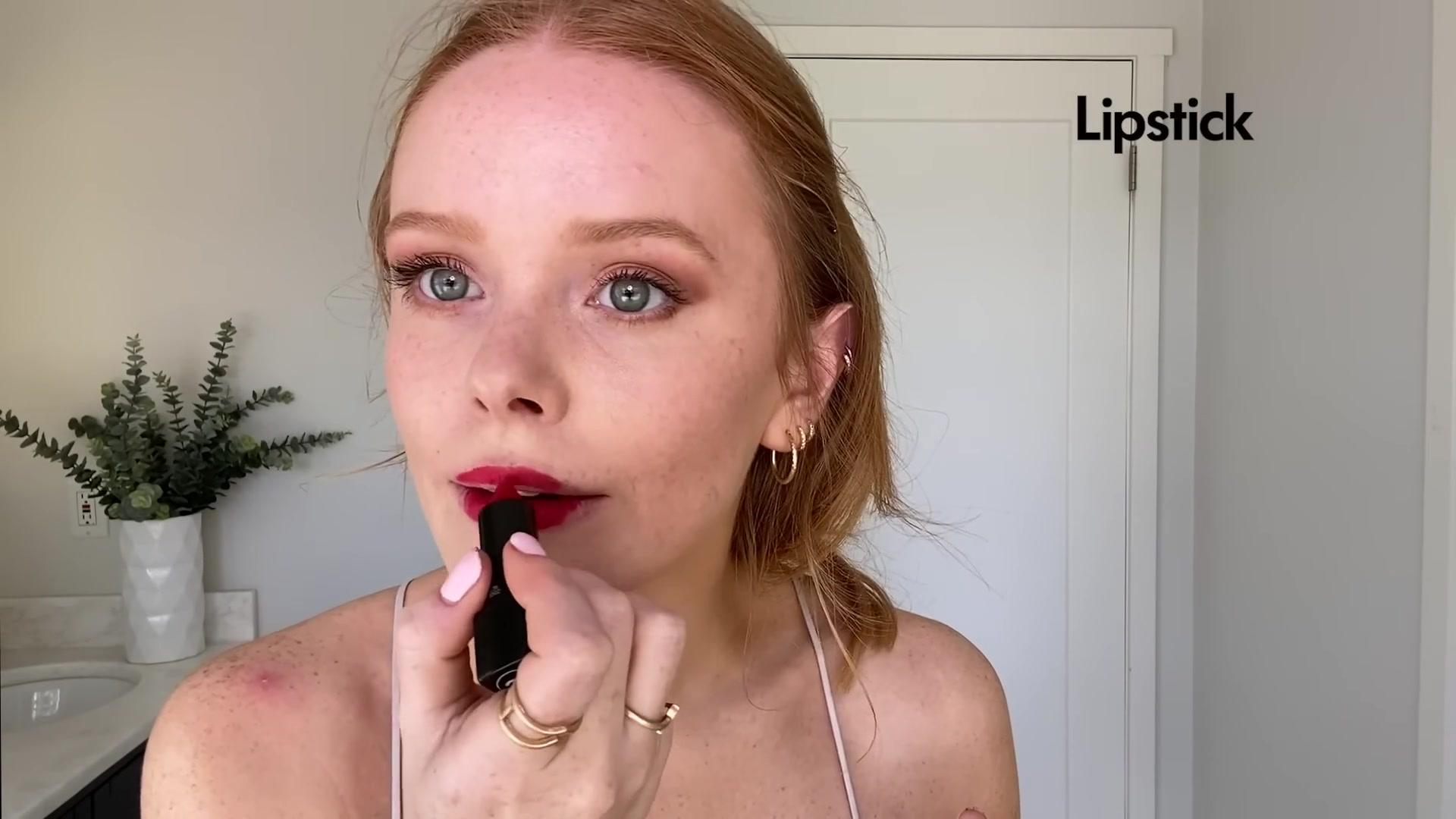 Abigail_EffortlessRedLipGuideRedHairedBeauty_Vogue21_1993.jpg