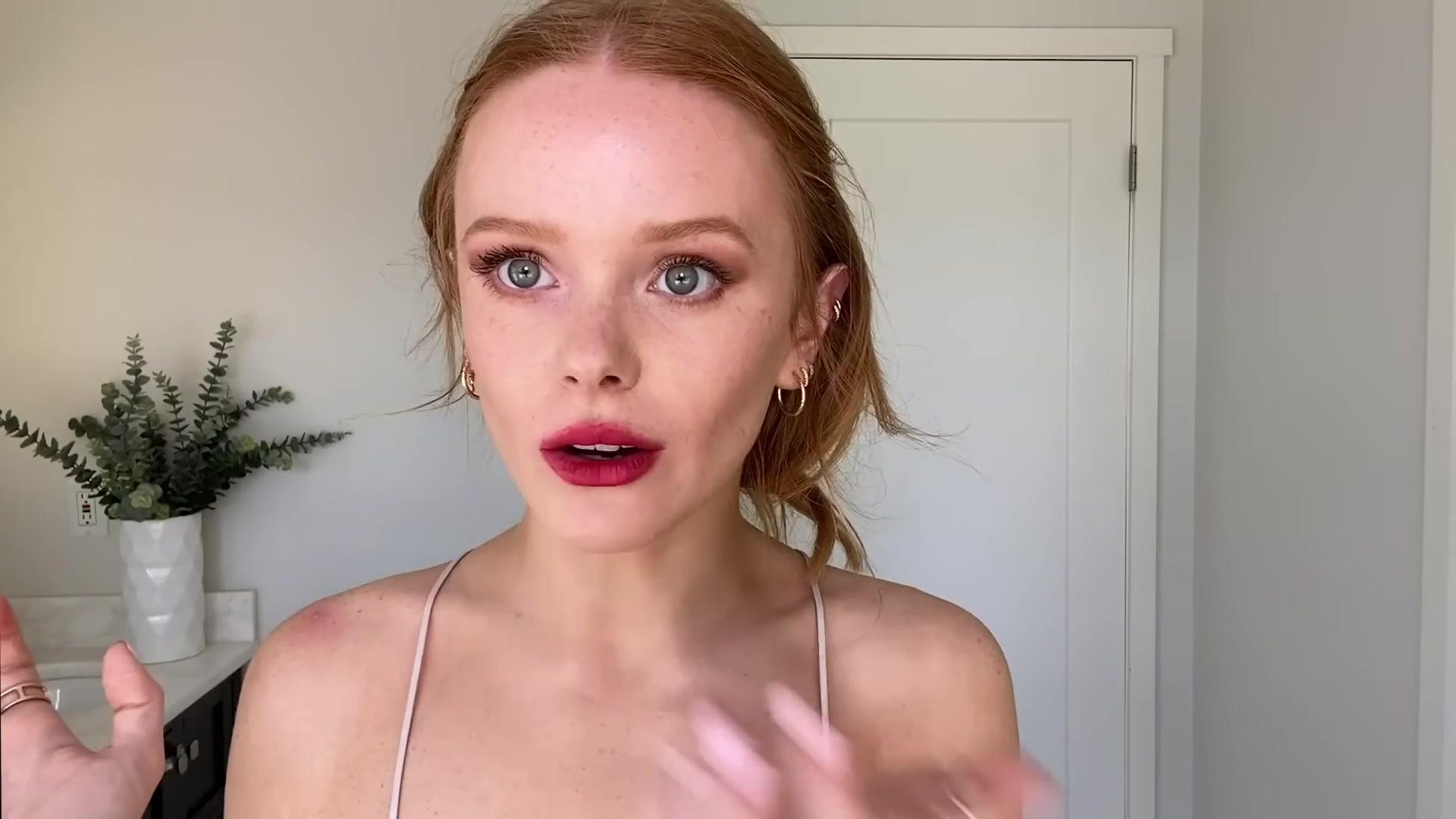 Abigail_EffortlessRedLipGuideRedHairedBeauty_Vogue21_2000.jpg