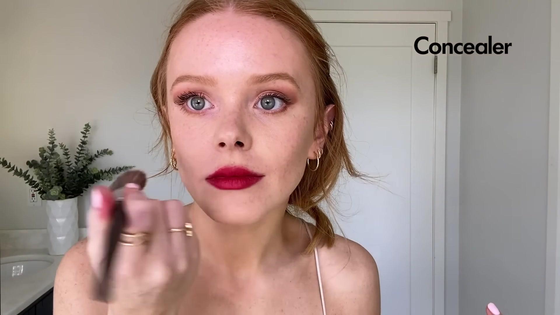 Abigail_EffortlessRedLipGuideRedHairedBeauty_Vogue21_2018.jpg