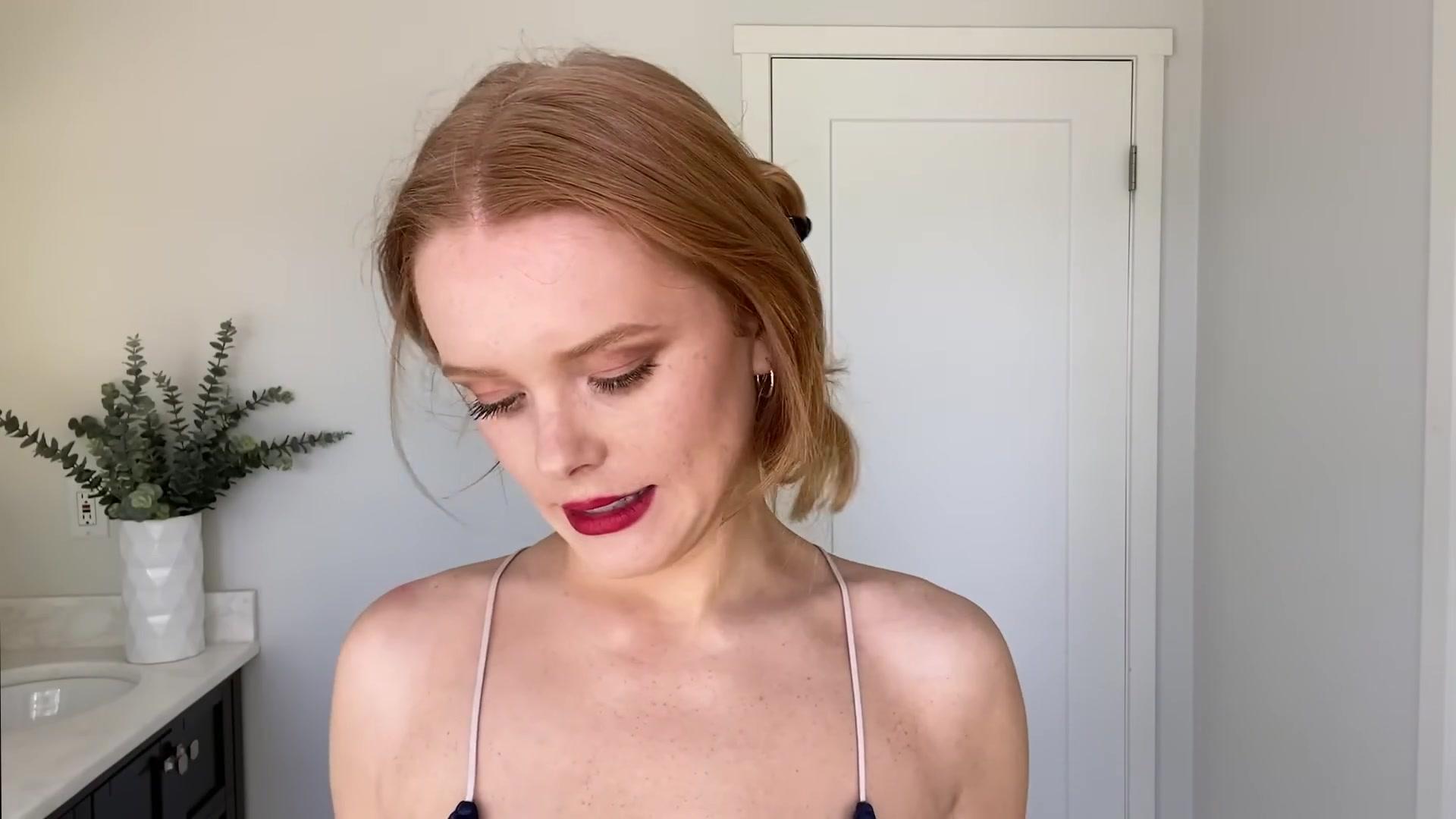 Abigail_EffortlessRedLipGuideRedHairedBeauty_Vogue21_2025.jpg