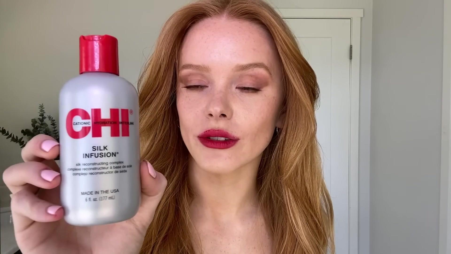 Abigail_EffortlessRedLipGuideRedHairedBeauty_Vogue21_2037.jpg