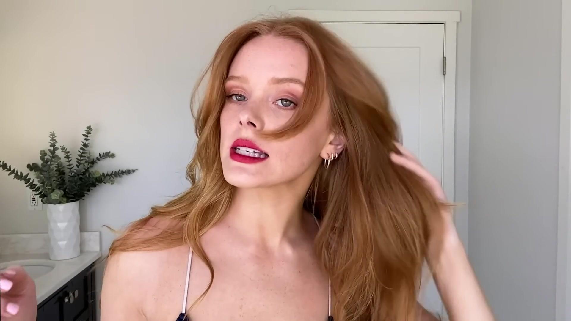 Abigail_EffortlessRedLipGuideRedHairedBeauty_Vogue21_2081.jpg