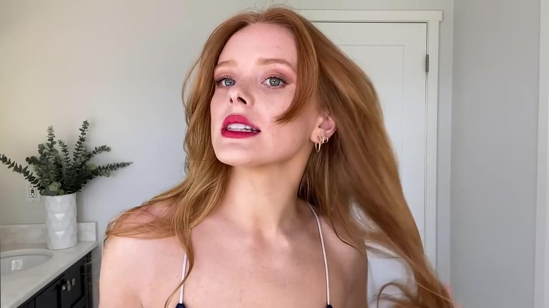 Abigail_EffortlessRedLipGuideRedHairedBeauty_Vogue21_2083.jpg