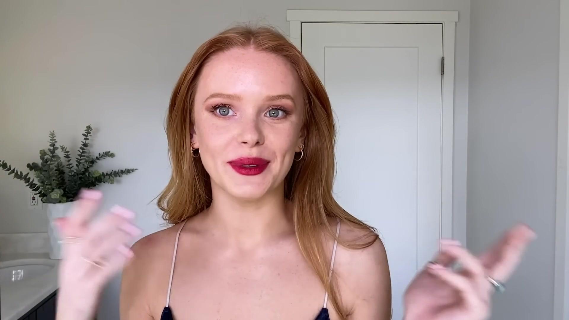 Abigail_EffortlessRedLipGuideRedHairedBeauty_Vogue21_2118.jpg