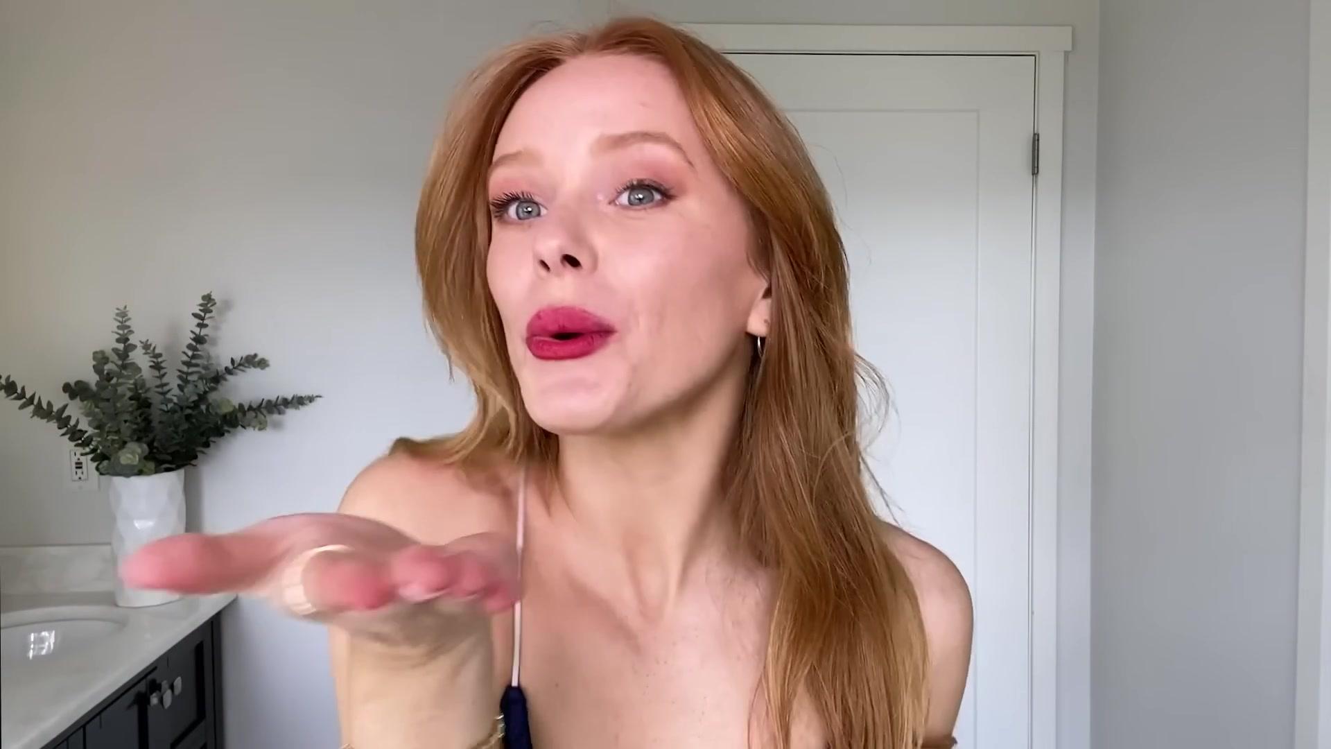 Abigail_EffortlessRedLipGuideRedHairedBeauty_Vogue21_2133.jpg