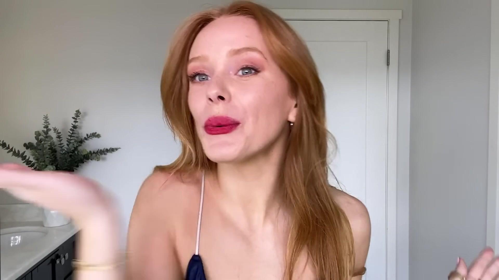 Abigail_EffortlessRedLipGuideRedHairedBeauty_Vogue21_2134.jpg