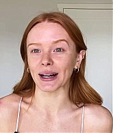 Abigail_EffortlessRedLipGuideRedHairedBeauty_Vogue21_0040.jpg
