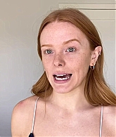 Abigail_EffortlessRedLipGuideRedHairedBeauty_Vogue21_0047.jpg