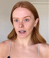 Abigail_EffortlessRedLipGuideRedHairedBeauty_Vogue21_0052.jpg