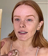 Abigail_EffortlessRedLipGuideRedHairedBeauty_Vogue21_0057.jpg