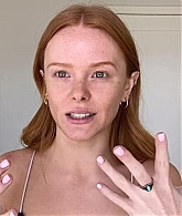 Abigail_EffortlessRedLipGuideRedHairedBeauty_Vogue21_0069.jpg