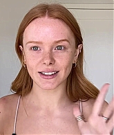 Abigail_EffortlessRedLipGuideRedHairedBeauty_Vogue21_0073.jpg
