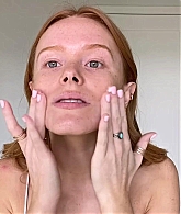 Abigail_EffortlessRedLipGuideRedHairedBeauty_Vogue21_0083.jpg