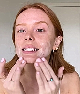 Abigail_EffortlessRedLipGuideRedHairedBeauty_Vogue21_0088.jpg