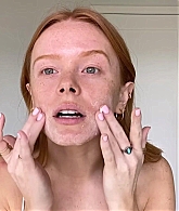 Abigail_EffortlessRedLipGuideRedHairedBeauty_Vogue21_0092.jpg