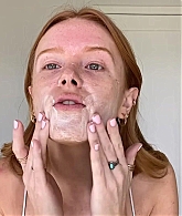 Abigail_EffortlessRedLipGuideRedHairedBeauty_Vogue21_0105.jpg