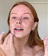 Abigail_EffortlessRedLipGuideRedHairedBeauty_Vogue21_0134.jpg