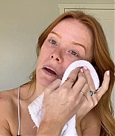 Abigail_EffortlessRedLipGuideRedHairedBeauty_Vogue21_0167.jpg