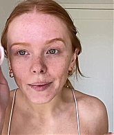 Abigail_EffortlessRedLipGuideRedHairedBeauty_Vogue21_0234.jpg