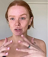 Abigail_EffortlessRedLipGuideRedHairedBeauty_Vogue21_0242.jpg