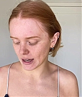 Abigail_EffortlessRedLipGuideRedHairedBeauty_Vogue21_0298.jpg