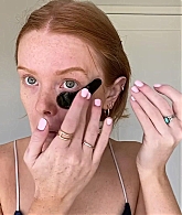 Abigail_EffortlessRedLipGuideRedHairedBeauty_Vogue21_0314.jpg