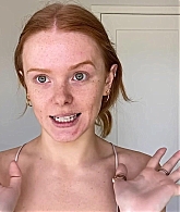 Abigail_EffortlessRedLipGuideRedHairedBeauty_Vogue21_0548.jpg