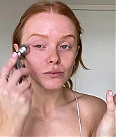 Abigail_EffortlessRedLipGuideRedHairedBeauty_Vogue21_0627.jpg