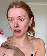 Abigail_EffortlessRedLipGuideRedHairedBeauty_Vogue21_0810.jpg
