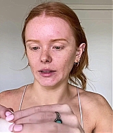 Abigail_EffortlessRedLipGuideRedHairedBeauty_Vogue21_0824.jpg
