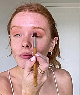 Abigail_EffortlessRedLipGuideRedHairedBeauty_Vogue21_0862.jpg