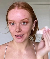 Abigail_EffortlessRedLipGuideRedHairedBeauty_Vogue21_0909.jpg
