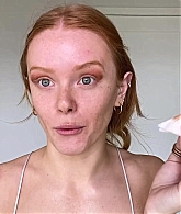 Abigail_EffortlessRedLipGuideRedHairedBeauty_Vogue21_0910.jpg
