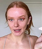 Abigail_EffortlessRedLipGuideRedHairedBeauty_Vogue21_0911.jpg