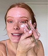 Abigail_EffortlessRedLipGuideRedHairedBeauty_Vogue21_0936.jpg