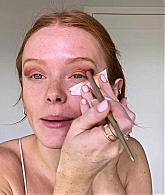 Abigail_EffortlessRedLipGuideRedHairedBeauty_Vogue21_0942.jpg