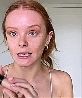 Abigail_EffortlessRedLipGuideRedHairedBeauty_Vogue21_0976.jpg