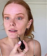 Abigail_EffortlessRedLipGuideRedHairedBeauty_Vogue21_1021.jpg