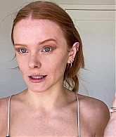 Abigail_EffortlessRedLipGuideRedHairedBeauty_Vogue21_1090.jpg