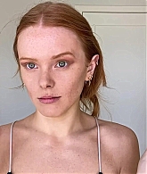 Abigail_EffortlessRedLipGuideRedHairedBeauty_Vogue21_1092.jpg